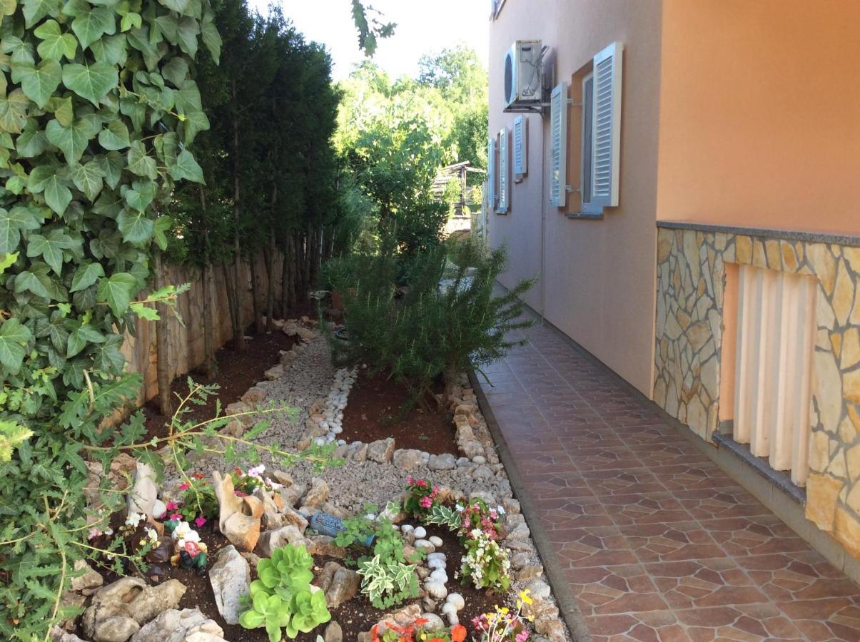 Apartments Coral, Klimno, Island Krk Exterior foto