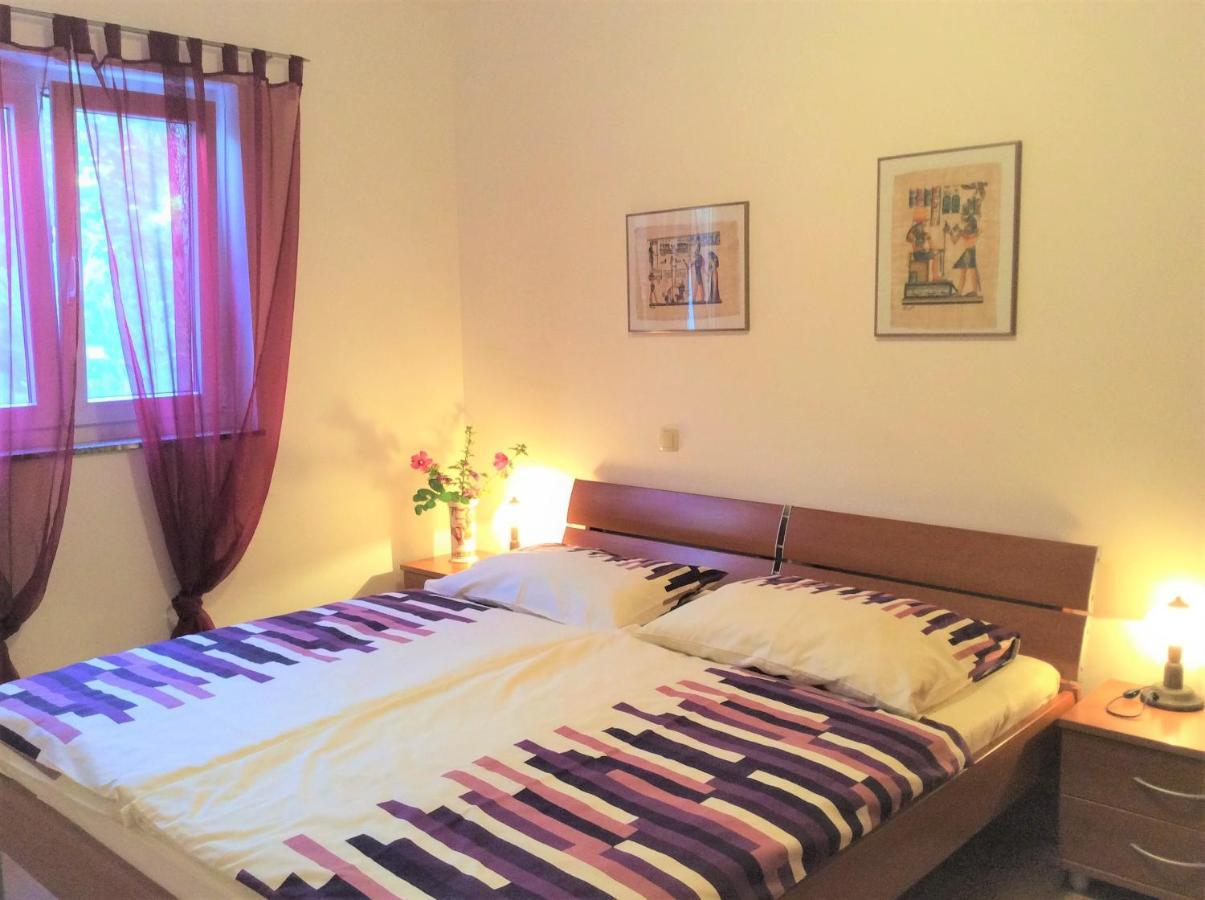 Apartments Coral, Klimno, Island Krk Exterior foto