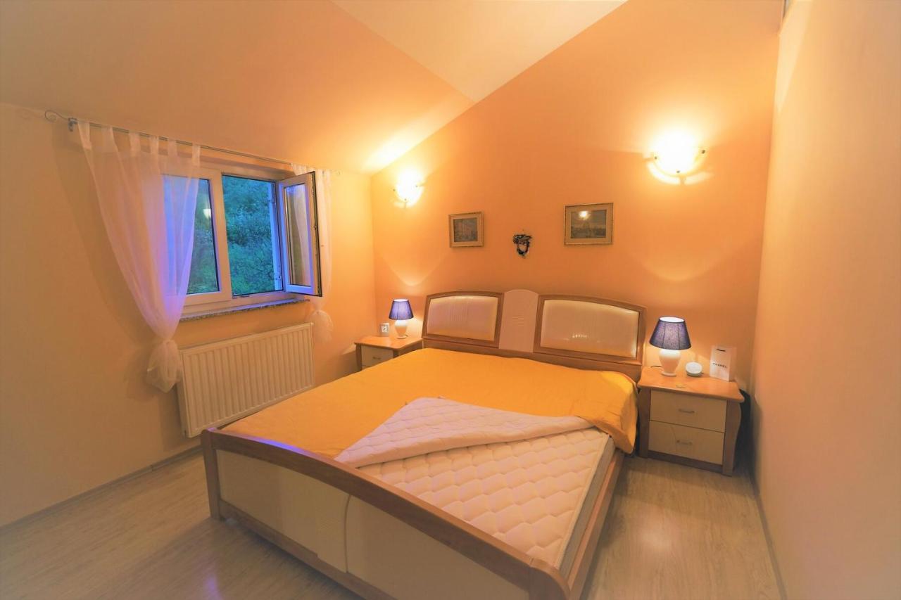 Apartments Coral, Klimno, Island Krk Exterior foto