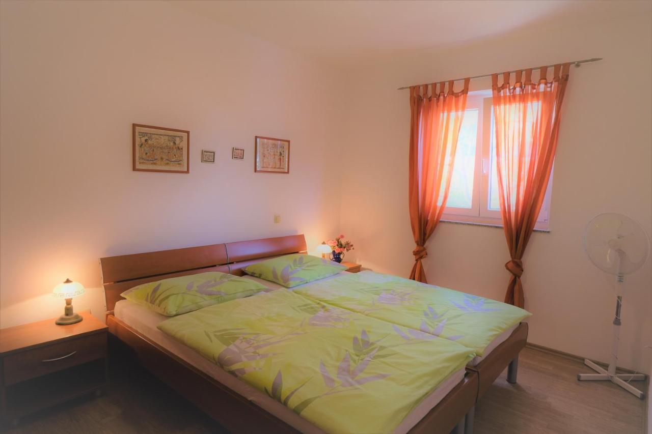 Apartments Coral, Klimno, Island Krk Exterior foto